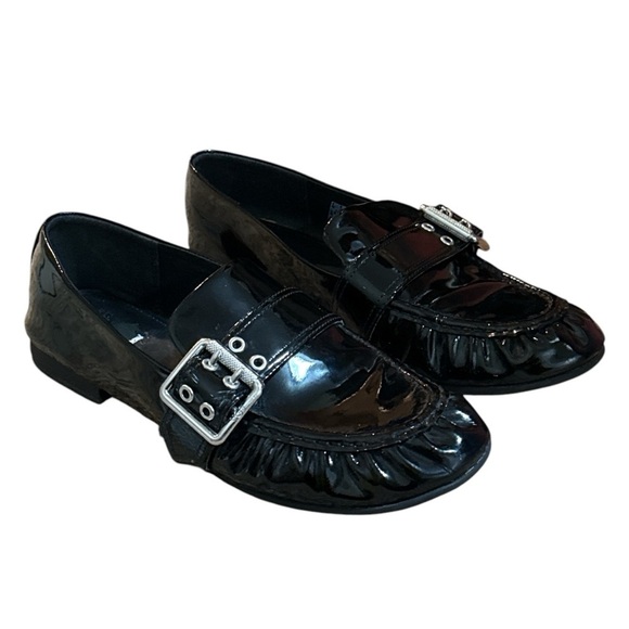 EUC - UGG Charlotte Patent Loafer - Size 8 - Picture 2 of 5